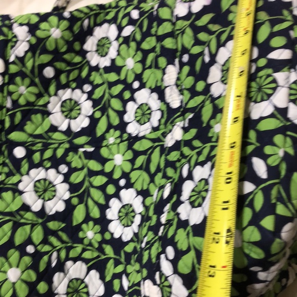 Vera Bradley duffle Large - Picture 9 of 10